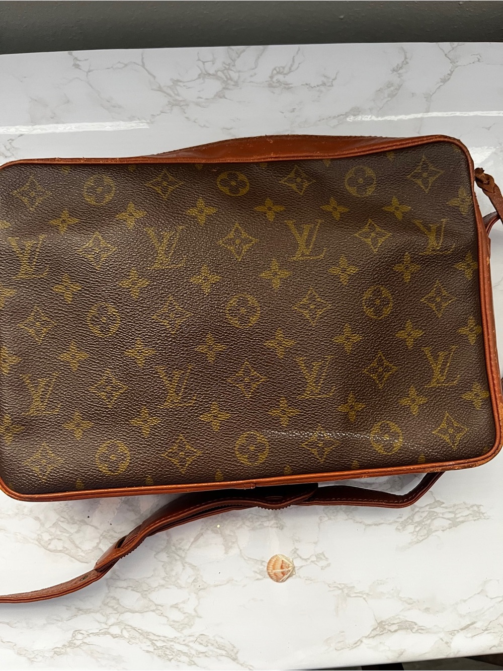 Vintage 1970s Louis Vuitton Crossbody with Tan Trim - Picture 11 of 13